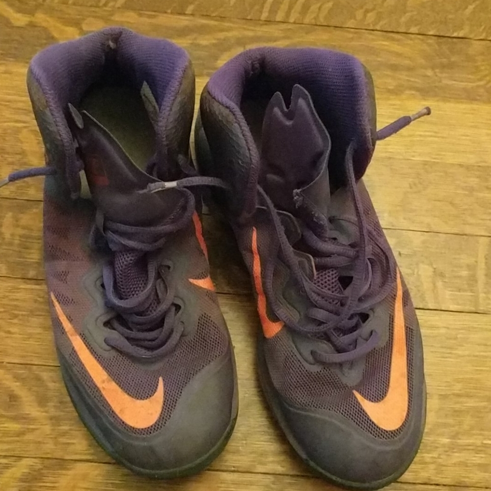 Nike purple high tops in men's 7 1/2